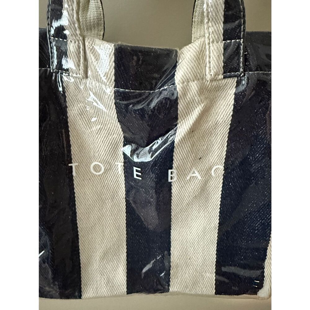 Striped Canvas Tote Bag in Black and beige - Picture 2 of 3